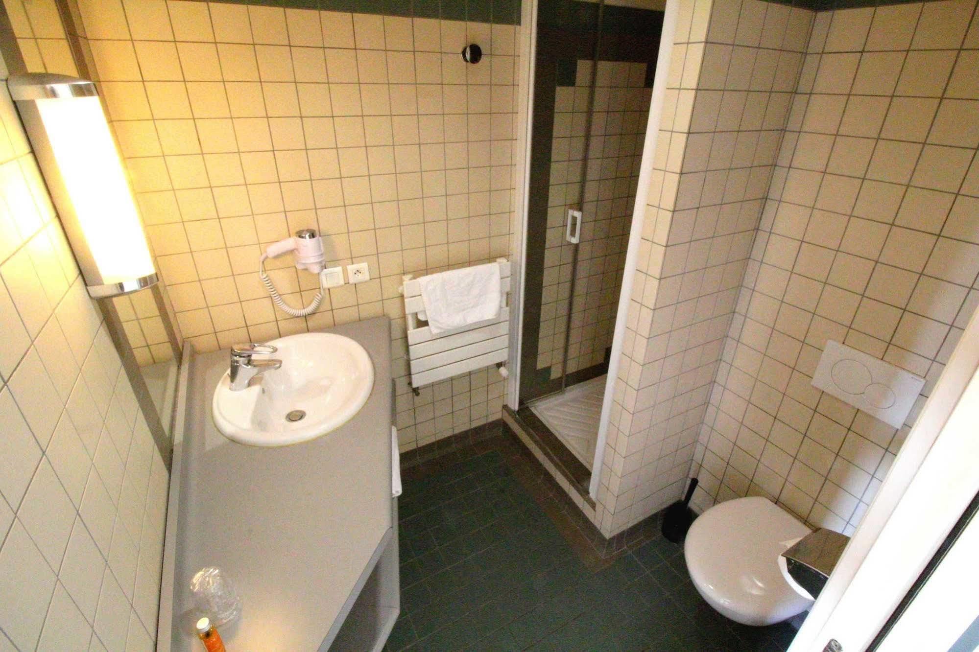 Hotel De La Gare Brest Buitenkant foto
